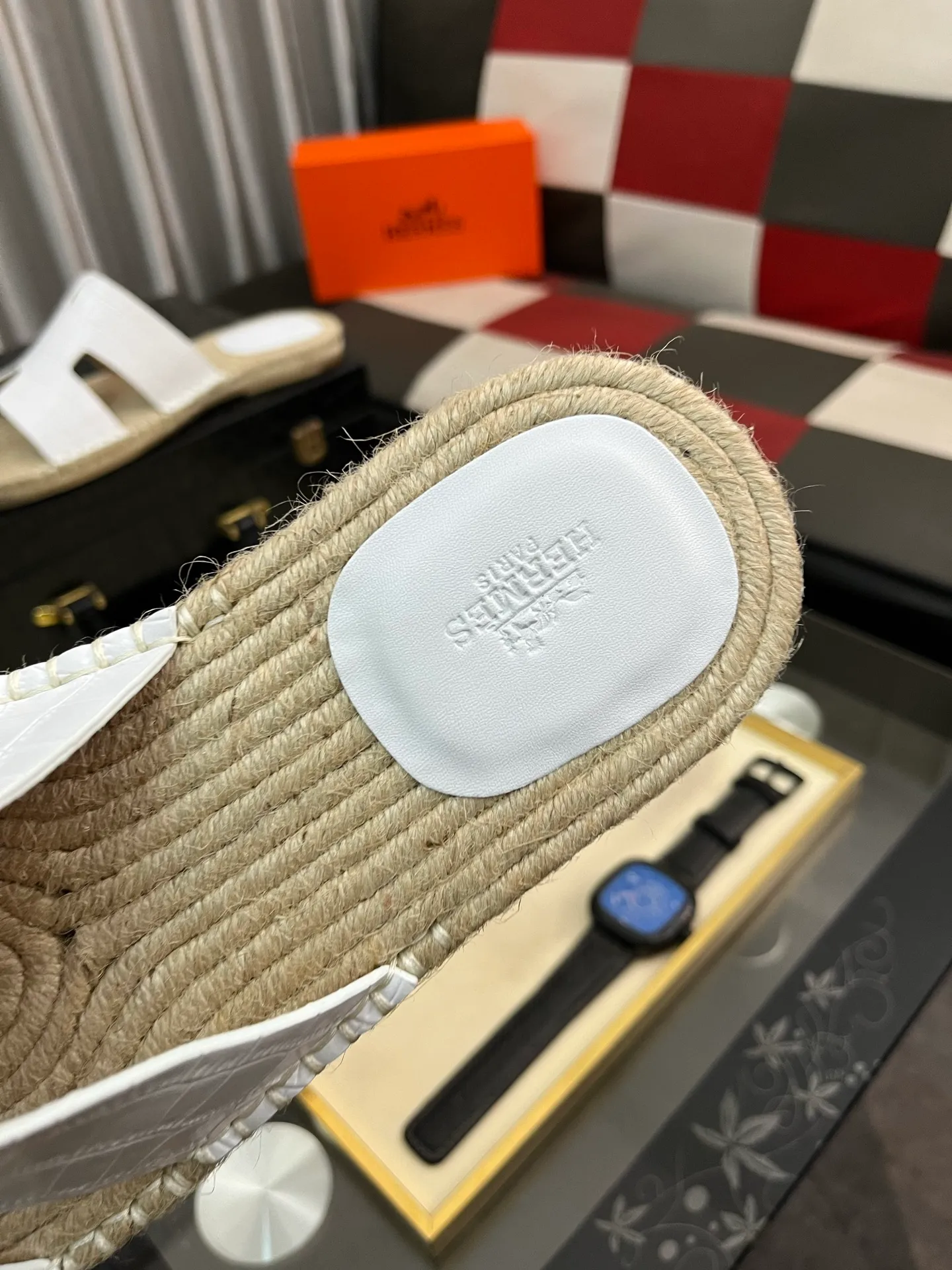 Men's shoes 💰340⌚️⌚️《HERMES》Hermes 💁♂️Men's casual slippers, compare the quality at the counter🧚🏿♂️ The upper layer has a stone pattern with clear texture, showing high-end, high-end, comfortable to wear and versatile. Purely hand-pulled, raw rubber breathable outsole, breathable and comfortable lambskin lining, 100% comfortable density, original rubber outsole wear-resistant code number 38-44. Can be customized 45-46-47